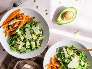 Salada césar de abacate