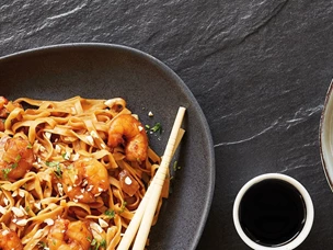 Noodles no Wok com Camarão